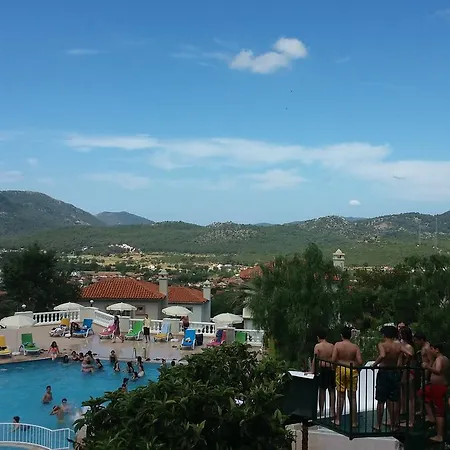 Hotel Daisy Garden
