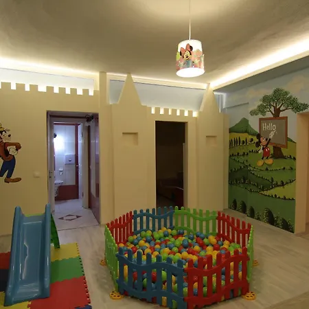 Daisy Garden Hotel 3*